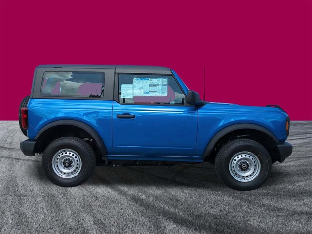 2025 Ford Bronco Base photo 3