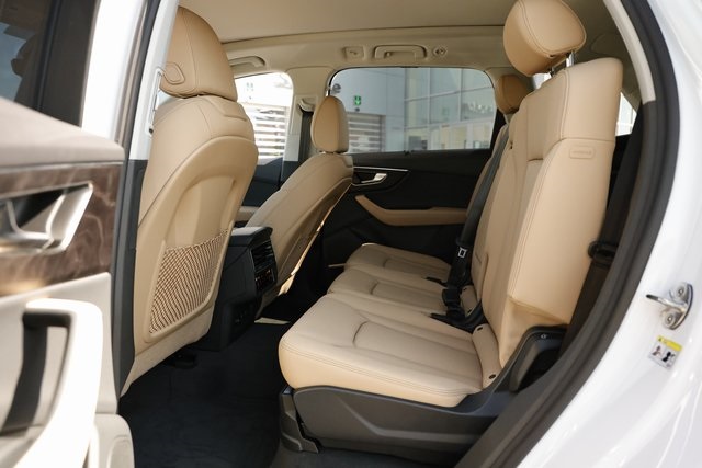 2025 Audi Q7 55 Premium Plus photo 24