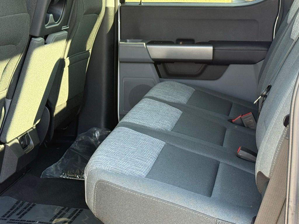 2026 Ford F-250 XLT photo 8