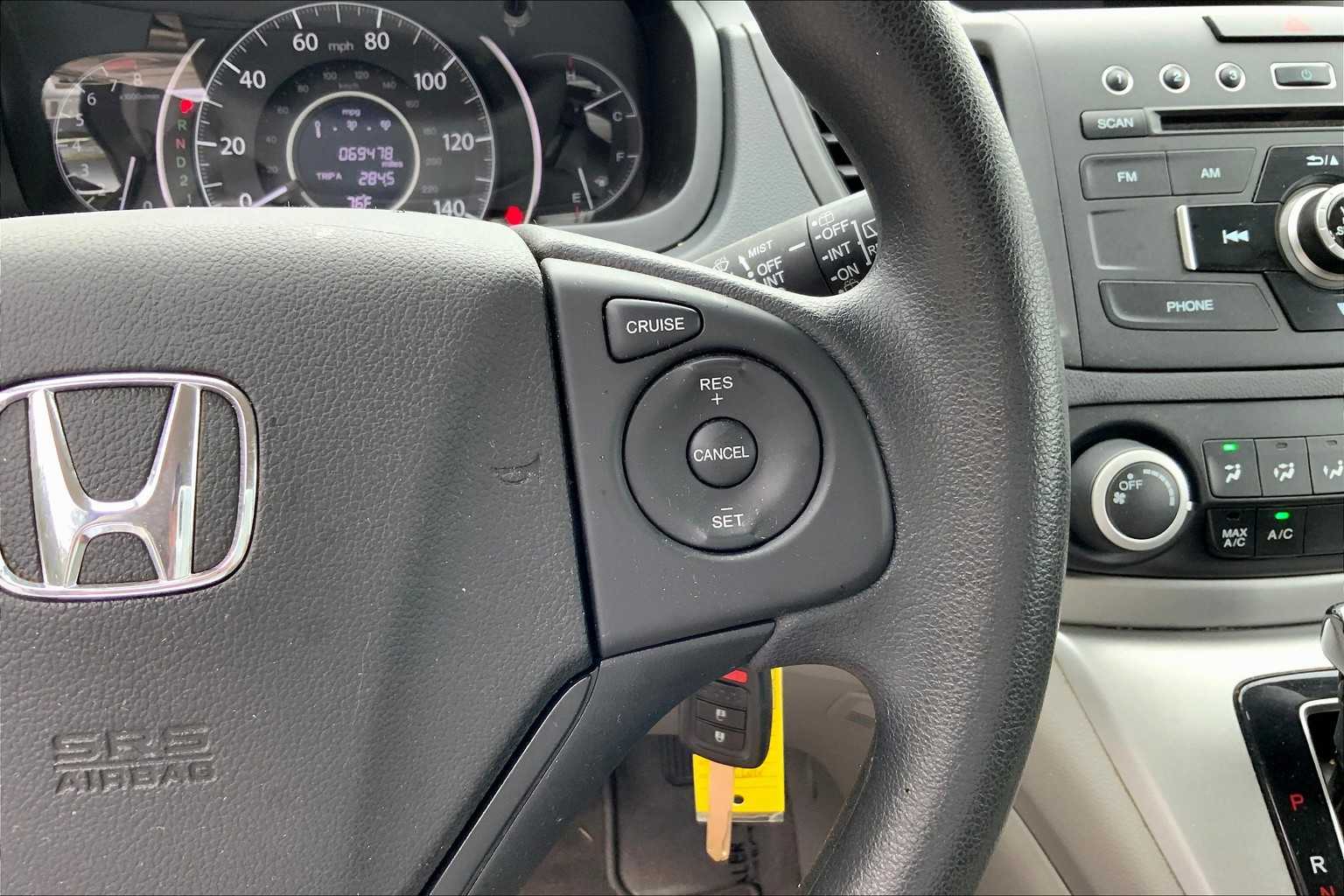 2014 Honda CR-V LX photo 23