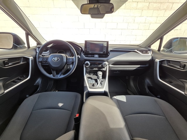 2022 Toyota RAV4 LE photo 14