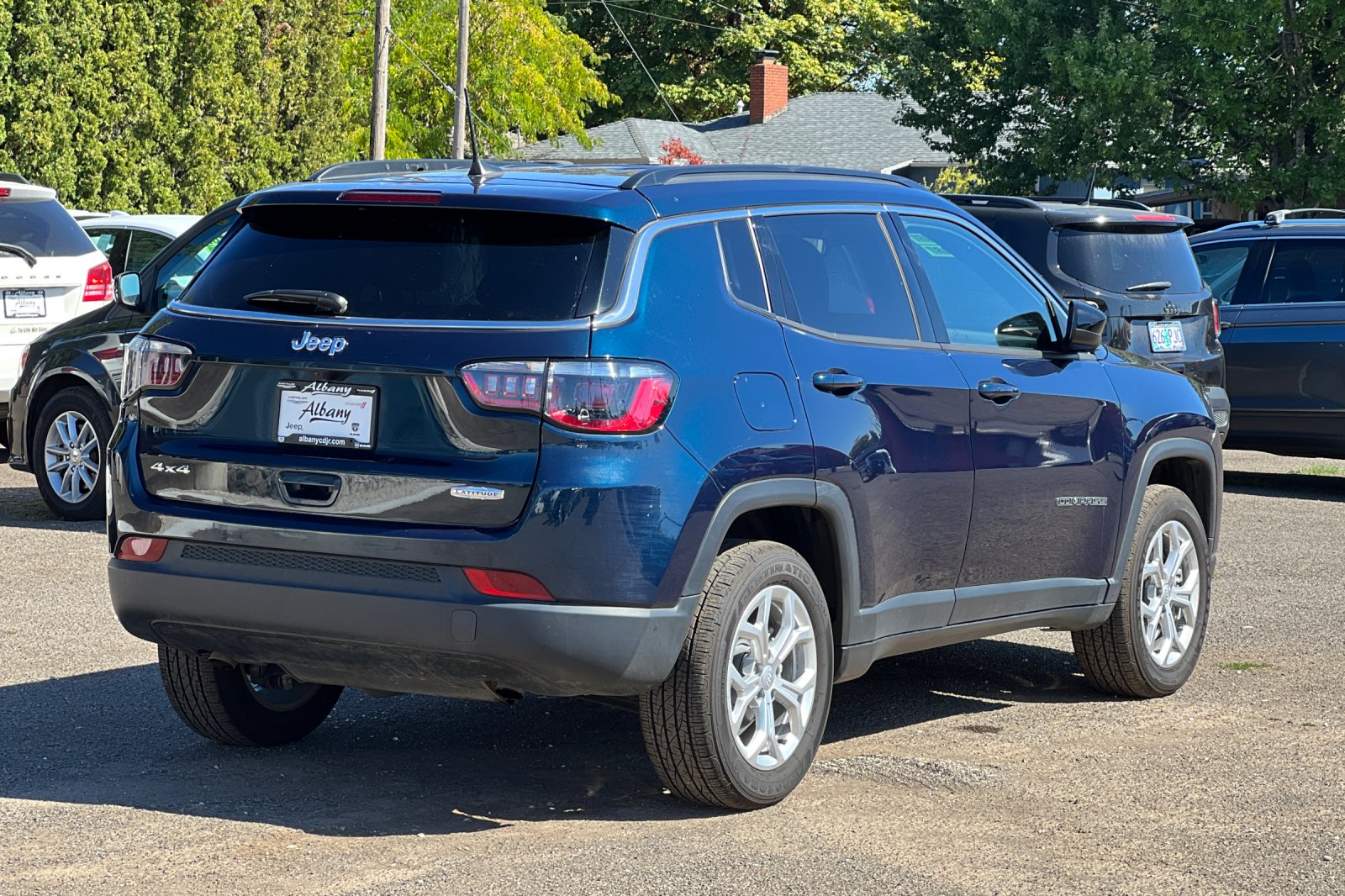 2024 Jeep Compass Latitude photo 3