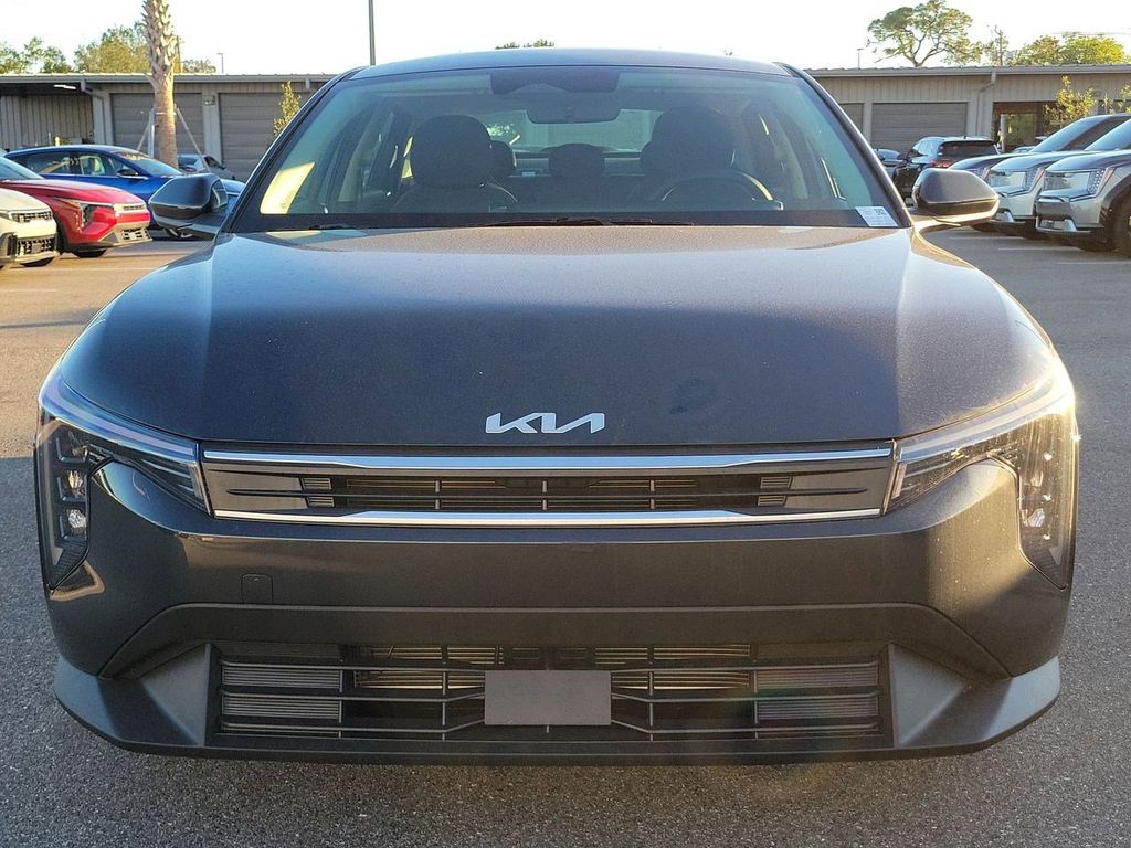 2025 Kia K4 LXS photo 9