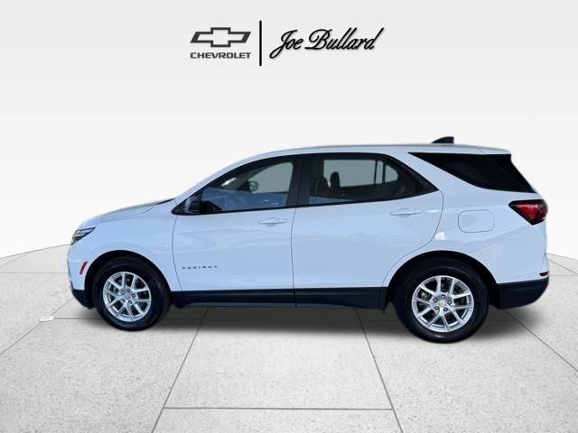 2023 Chevrolet Equinox LS photo 4