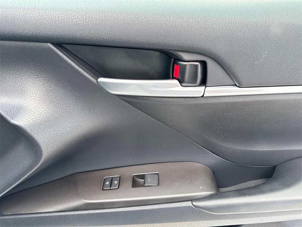 2023 Toyota Camry LE photo 13