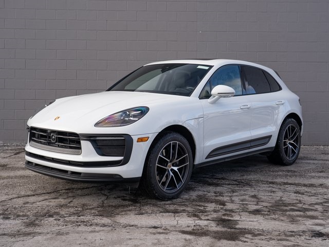 2025 Porsche Macan Base's photo