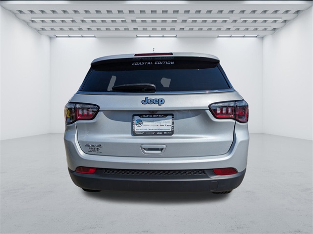 2024 Jeep Compass Sport photo 3