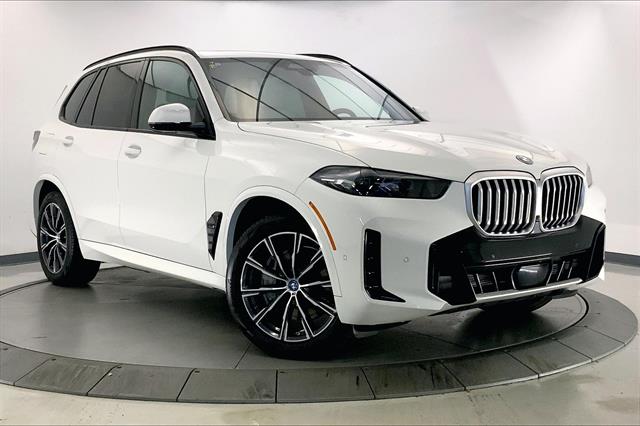 2024 BMW X5 50e's photo