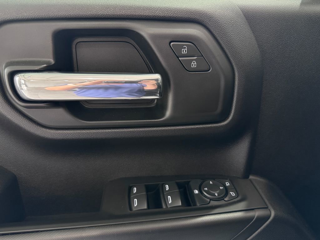 2024 Chevrolet Silverado 1500 Custom photo 19