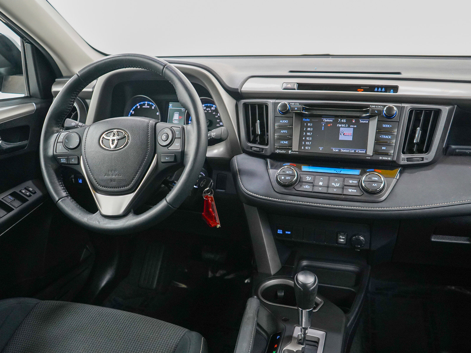 2017 Toyota RAV4 XLE photo 12