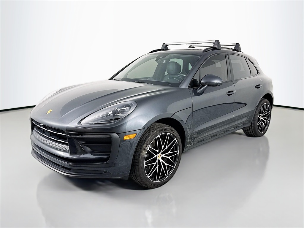 2022 Porsche Macan Base's photo