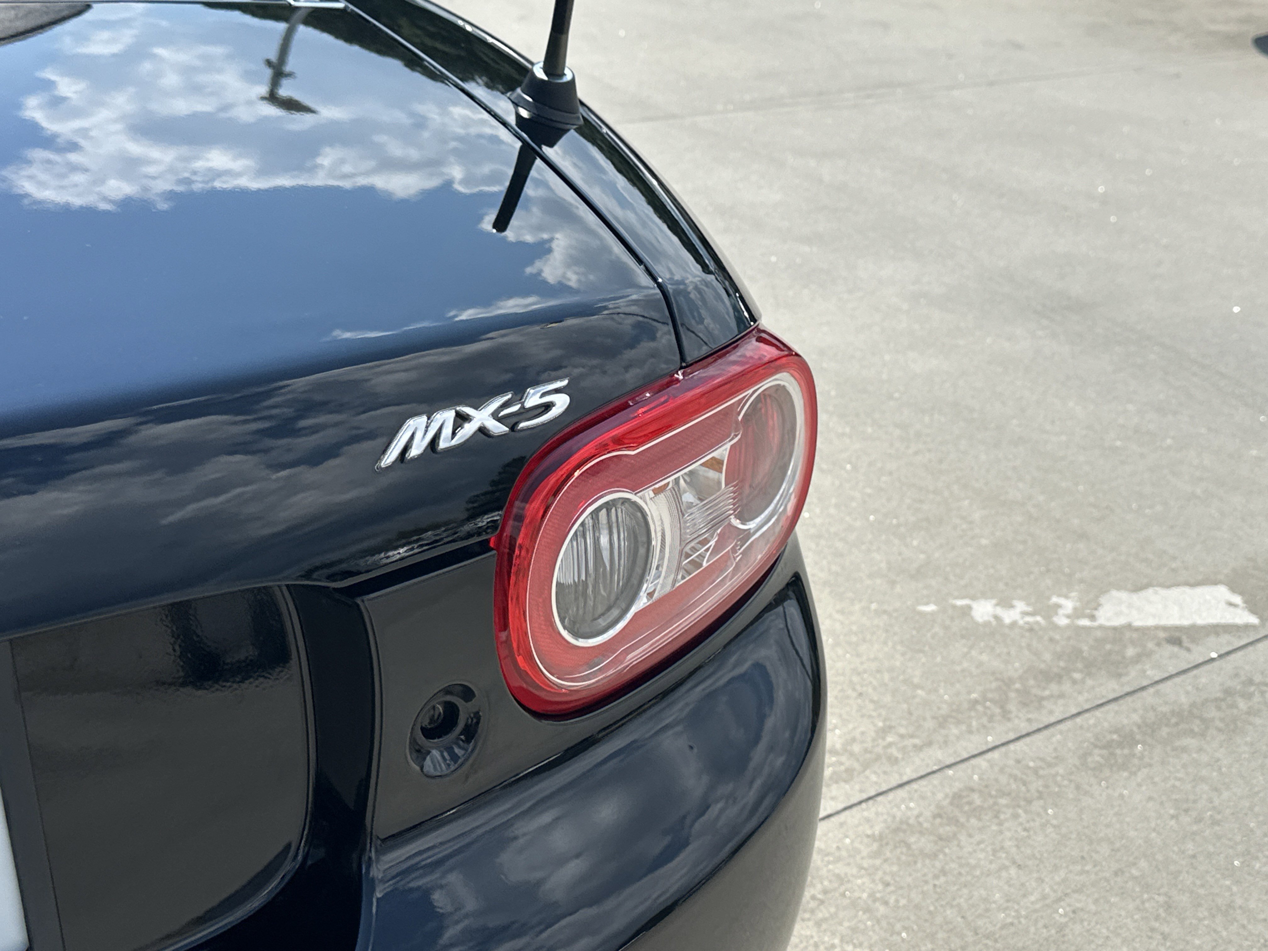 2012 Mazda MX-5 Miata Miata Touring photo 3