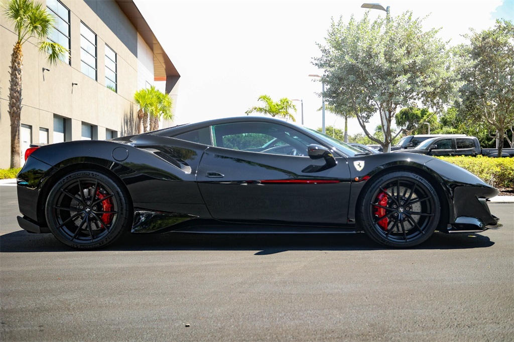 2020 Ferrari 488 Pista photo 2