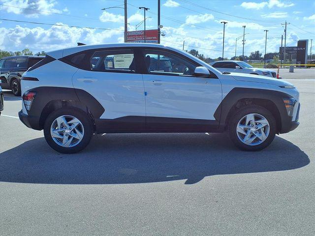 2026 Hyundai Kona SE photo 3