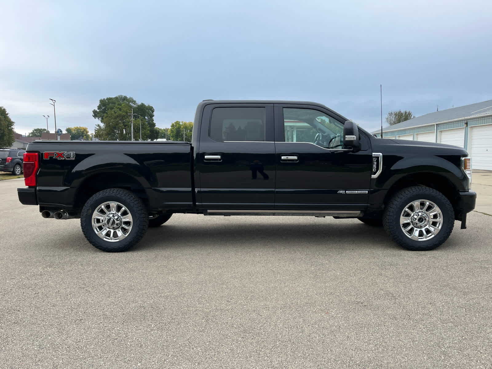 2022 Ford F-350 Limited photo 5