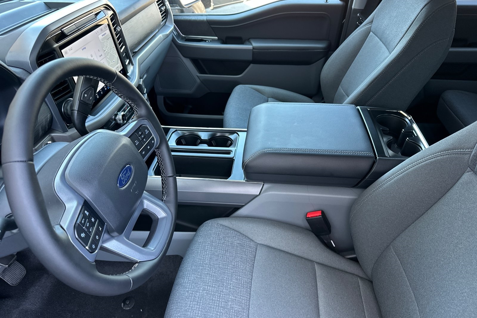 2025 Ford F-150 XLT photo 9