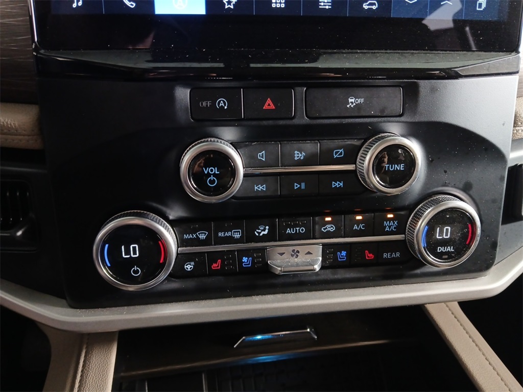 2024 Ford Expedition MAX Limited photo 13