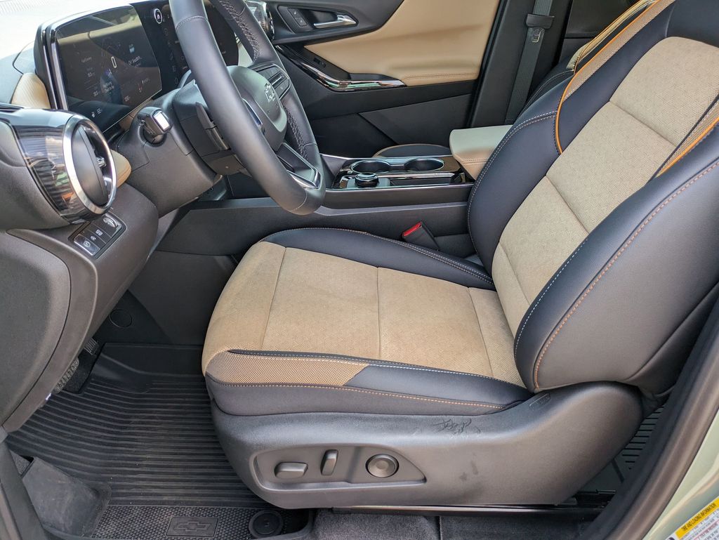 2025 Chevrolet Equinox ACTIV photo 12