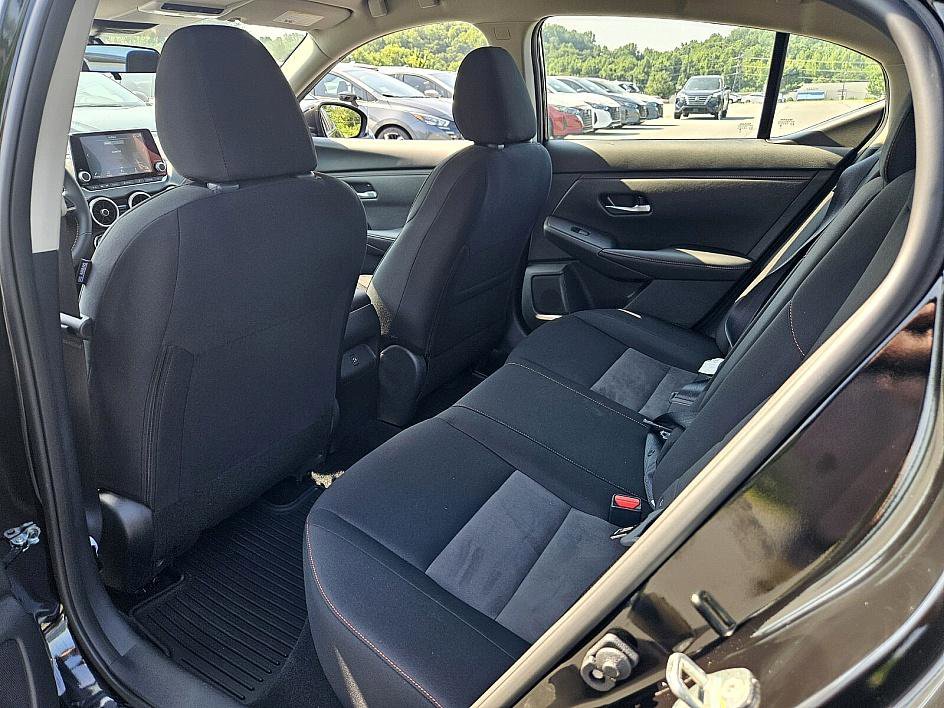 2025 Nissan Sentra SR Midnight Edition photo 8