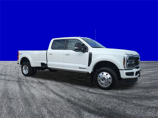 2026 Ford F-450 Platinum photo 2