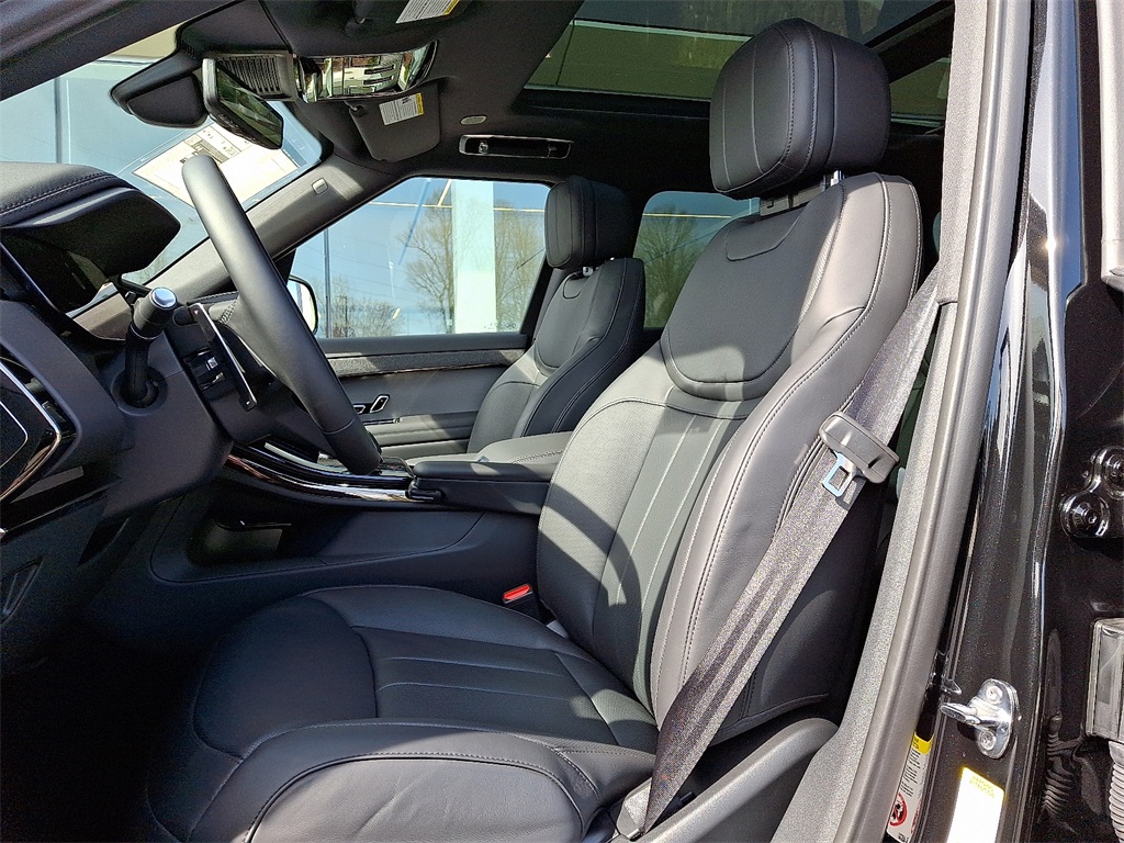 2025 Land Rover Range Rover Sport photo 8