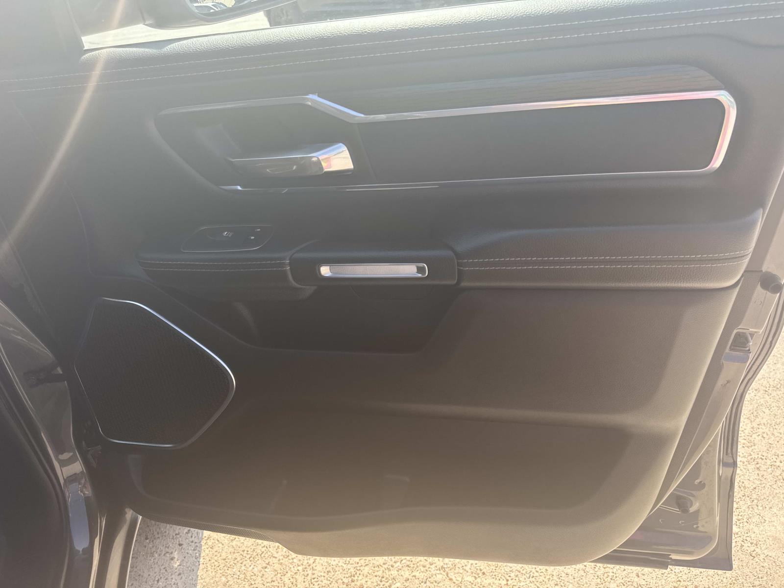 2024 Ram 1500 Laramie photo 12