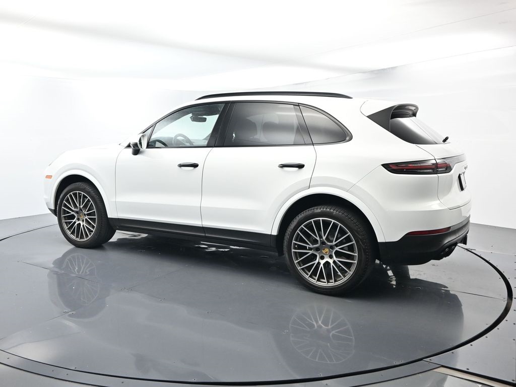2023 Porsche Cayenne S Platinum Edition photo 2