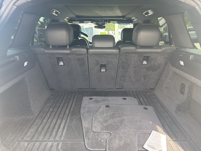 2023 Land Rover Range Rover SE photo 10