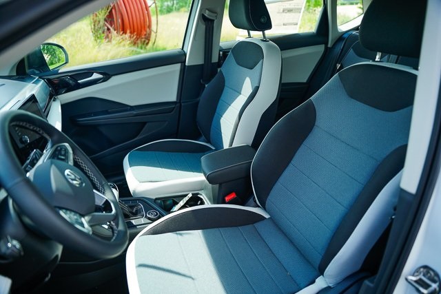 2025 Volkswagen Taos S photo 8