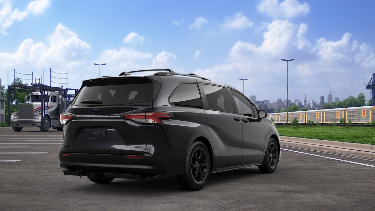 2025 Toyota Sienna Woodland Edition photo 8