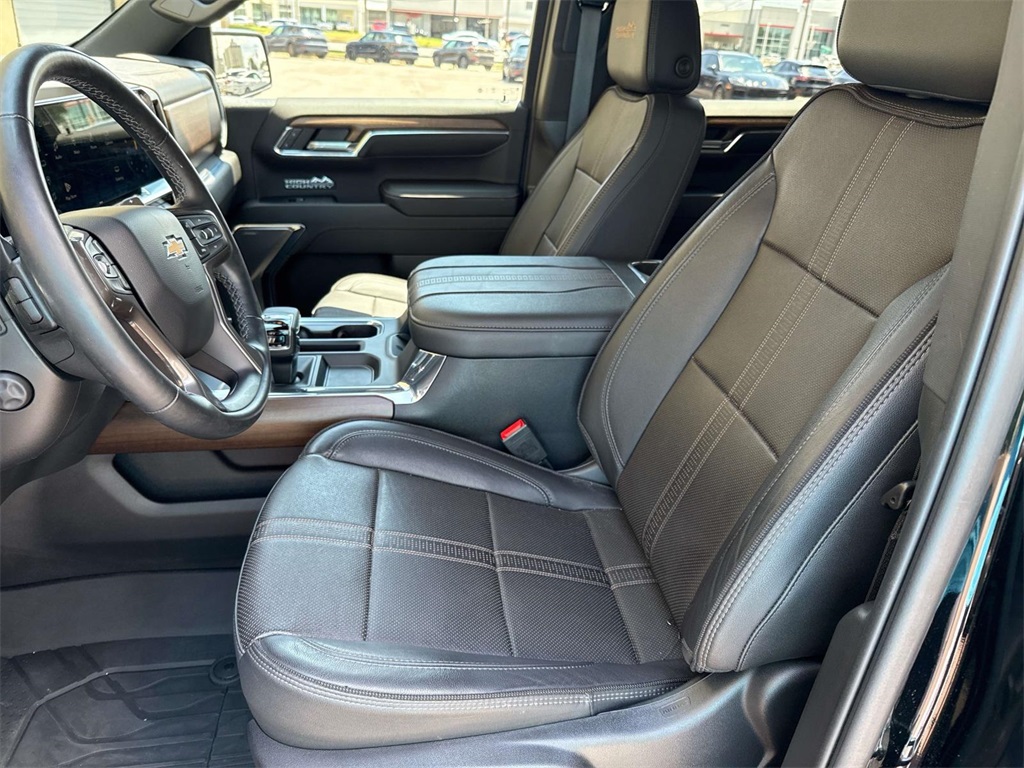 2023 Chevrolet Silverado 1500 High Country photo 13