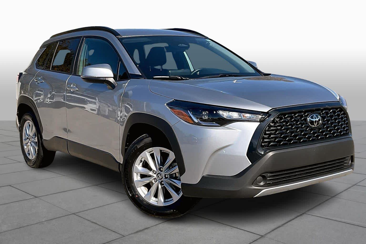 Used 2024 Toyota Corolla Cross LE with VIN 7MUCAAAG0RV111546 for sale in Northfield, Minnesota