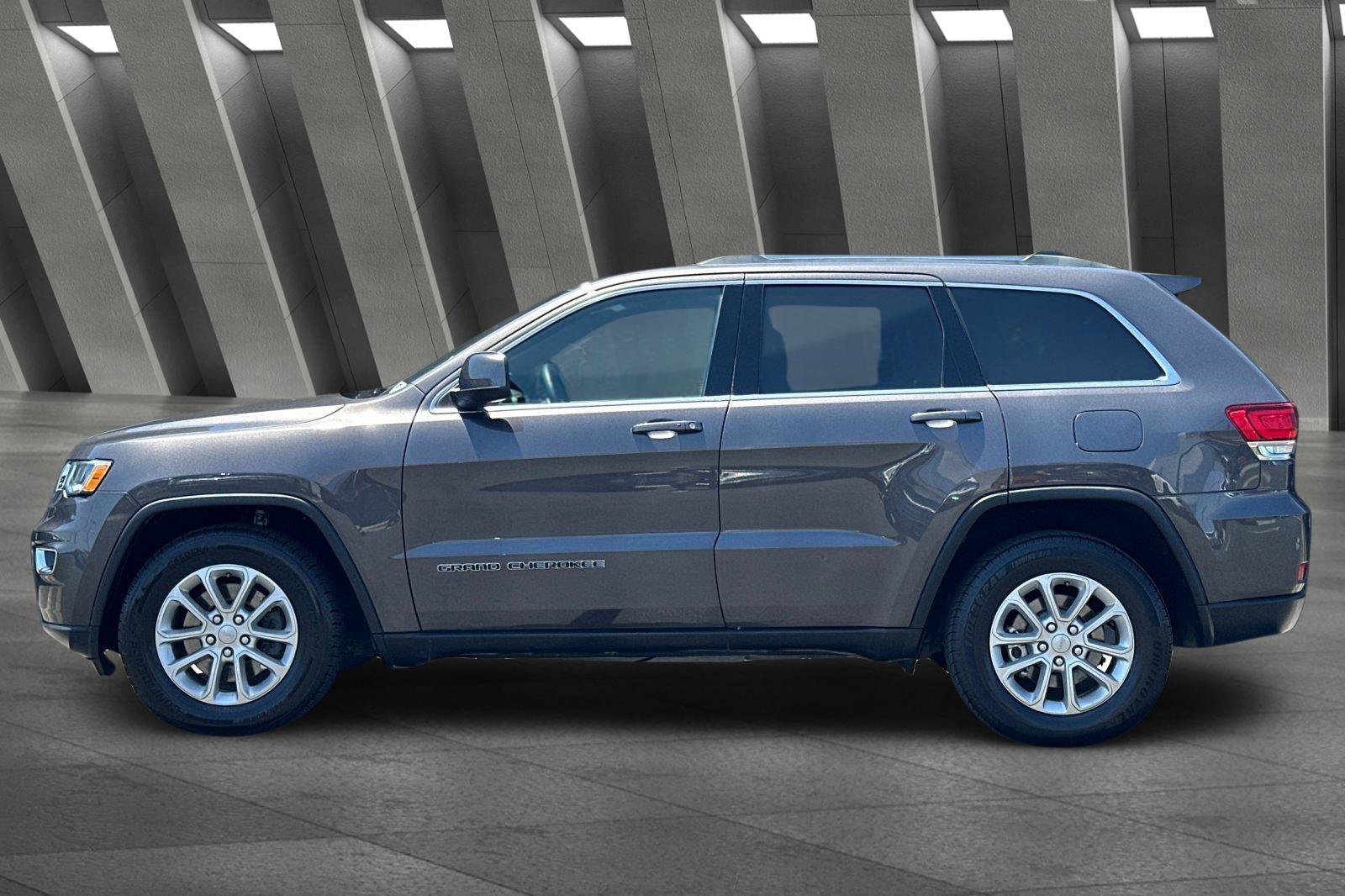 2021 Jeep Grand Cherokee Laredo E photo 6