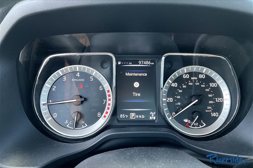 2018 Nissan Titan SV photo 8