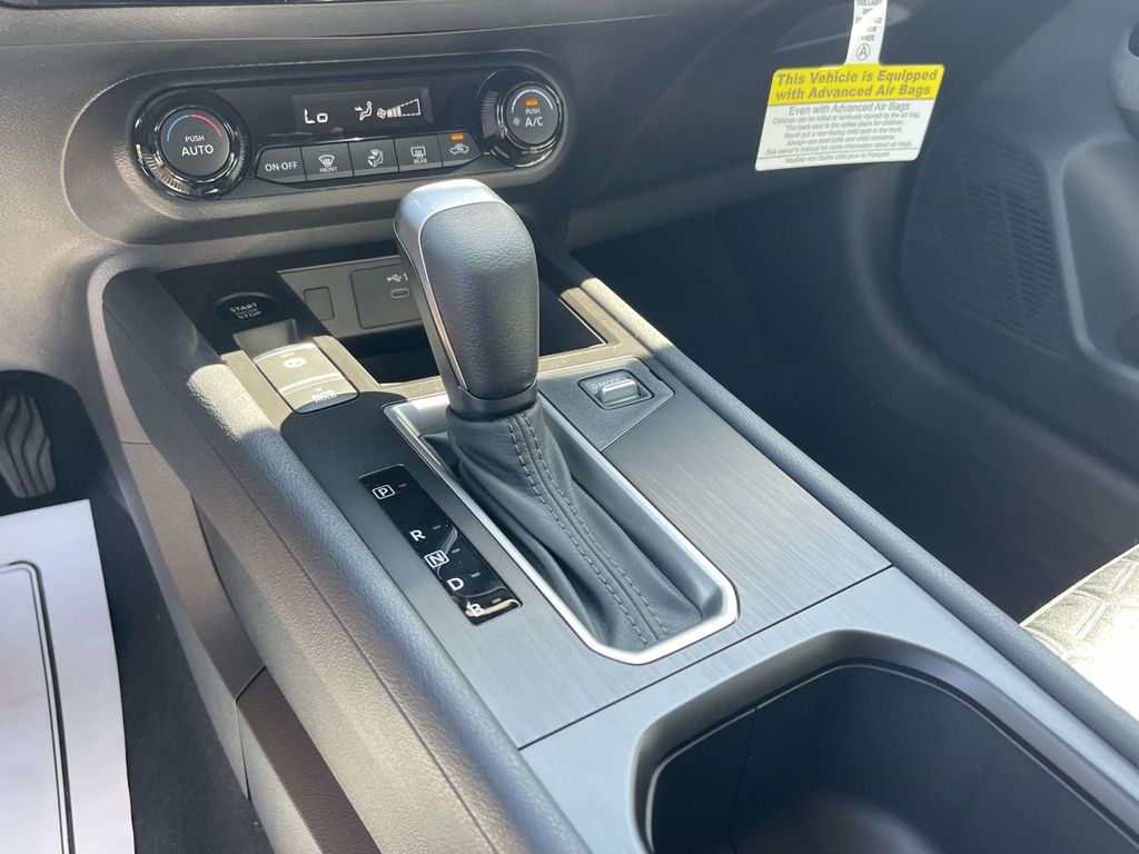 2026 Nissan Kicks SV photo 25