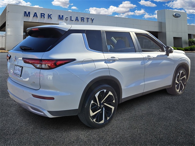 2024 Mitsubishi Outlander SE photo 2