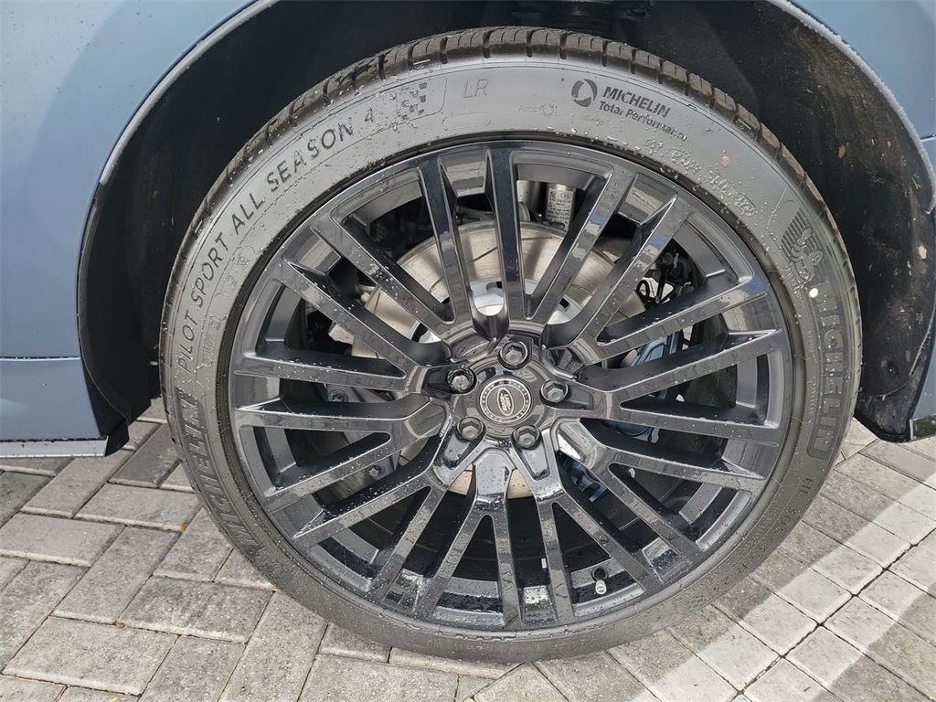 2025 Land Rover Range Rover Sport photo 12
