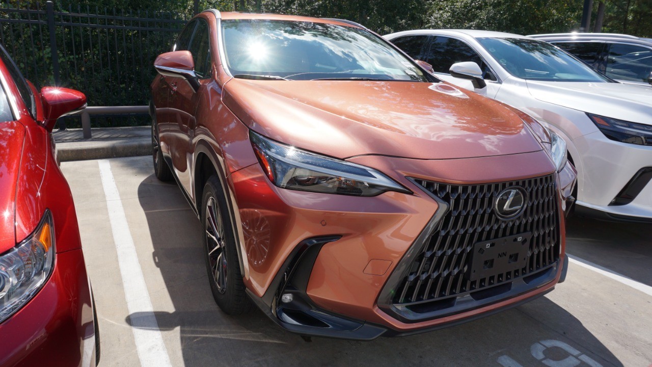 2025 Lexus NX Premium photo 2