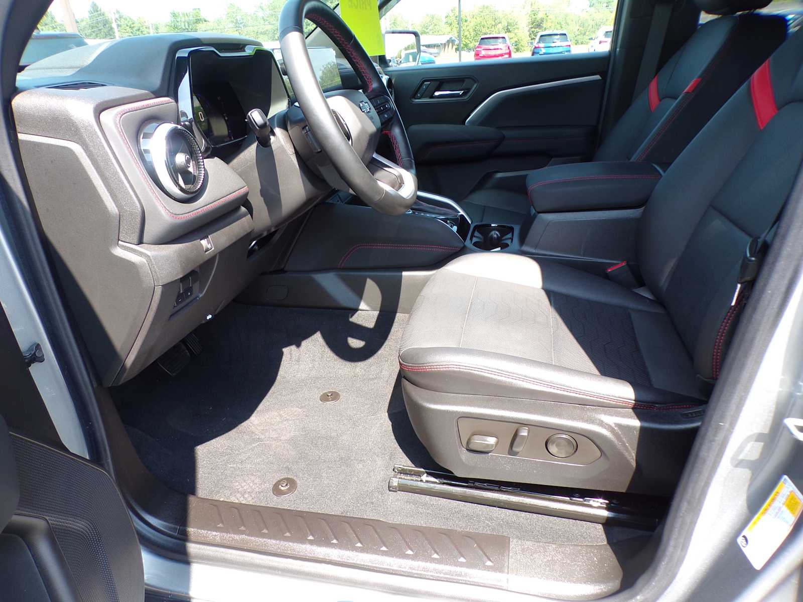 2023 Chevrolet Colorado Z71 photo 11