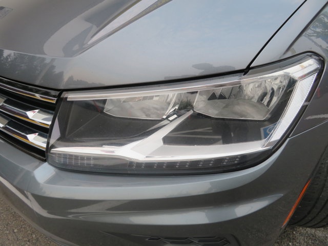 2021 Volkswagen Tiguan SE photo 32