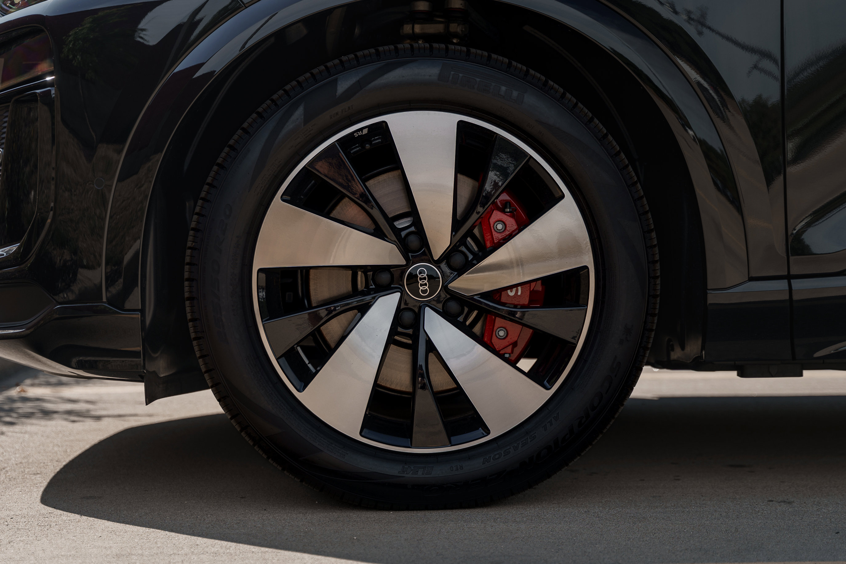 2025 Audi SQ6 photo 29