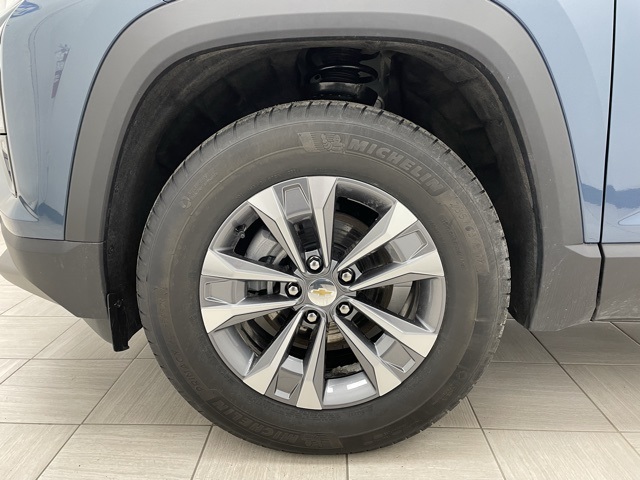 2025 Chevrolet Equinox LT photo 5