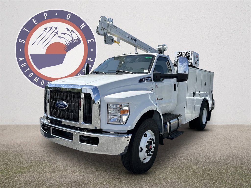 2024 Ford F-750 photo 2