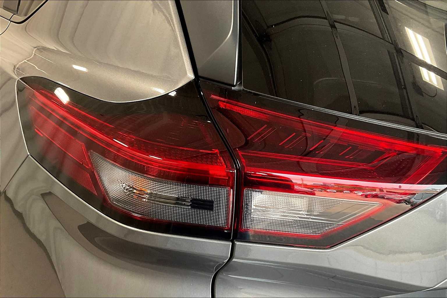2024 Nissan Rogue SV photo 32