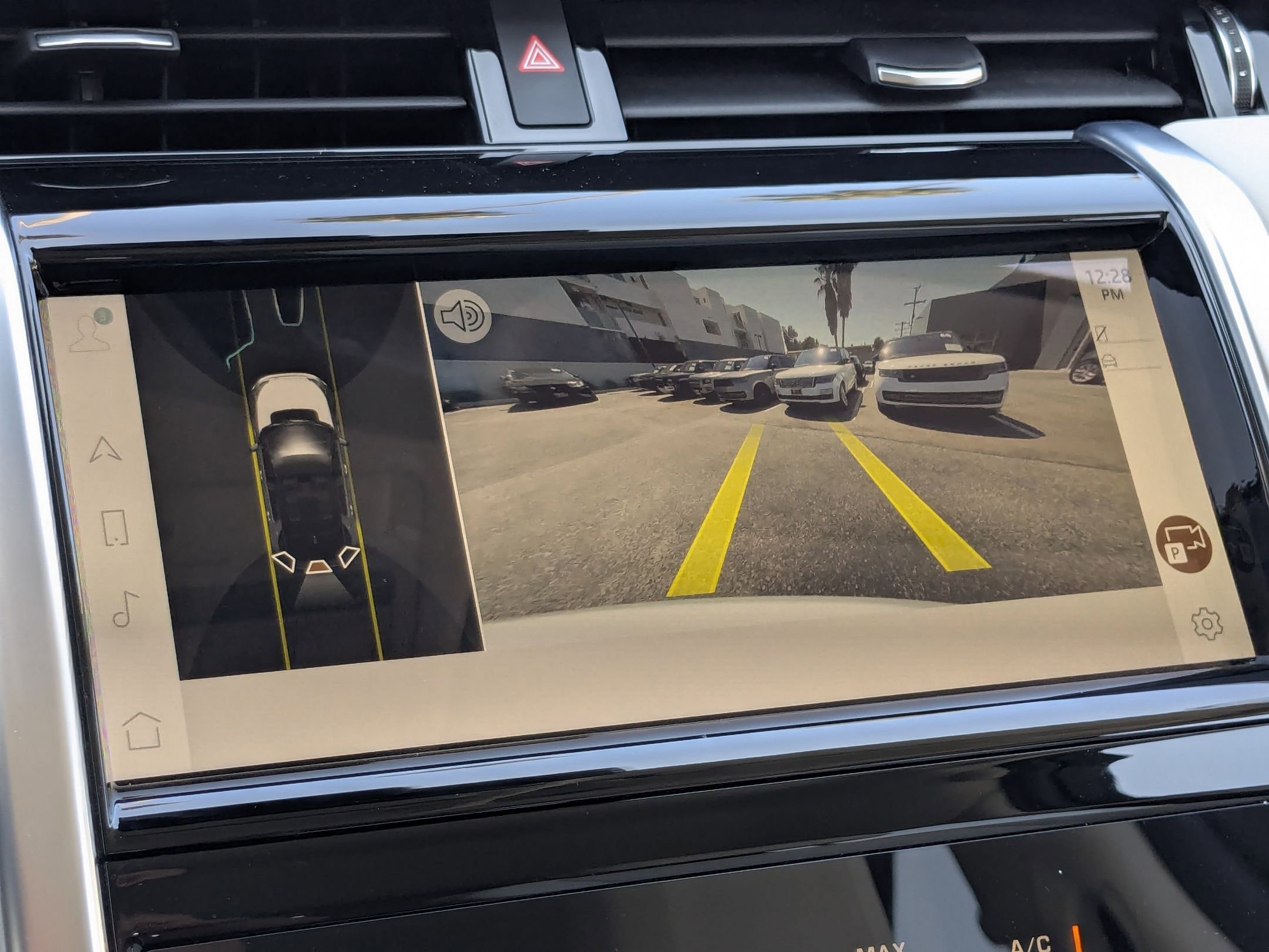 2023 Land Rover Discovery Sport SE photo 12