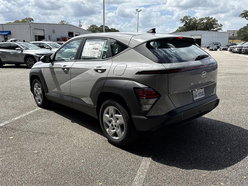 2026 Hyundai Kona SE photo 4