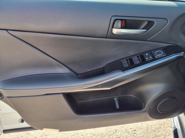 2023 Lexus IS 350 F SPORT photo 12