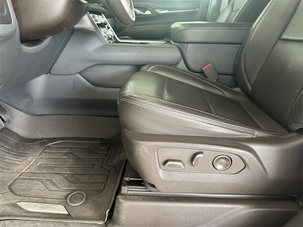 2021 Gmc Yukon Denali photo 13