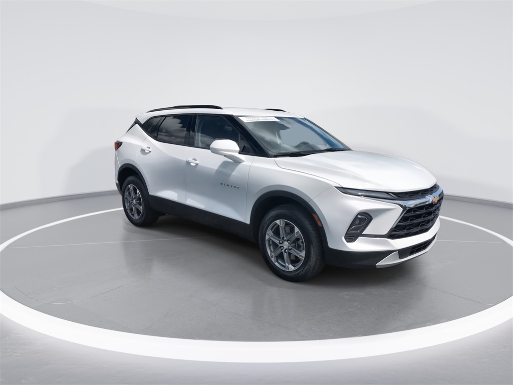 2023 Chevrolet Blazer 2LT photo 2
