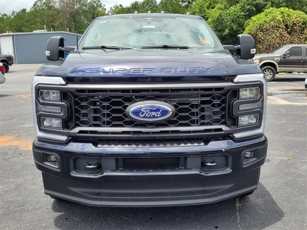 2025 Ford F-350 XL photo 2